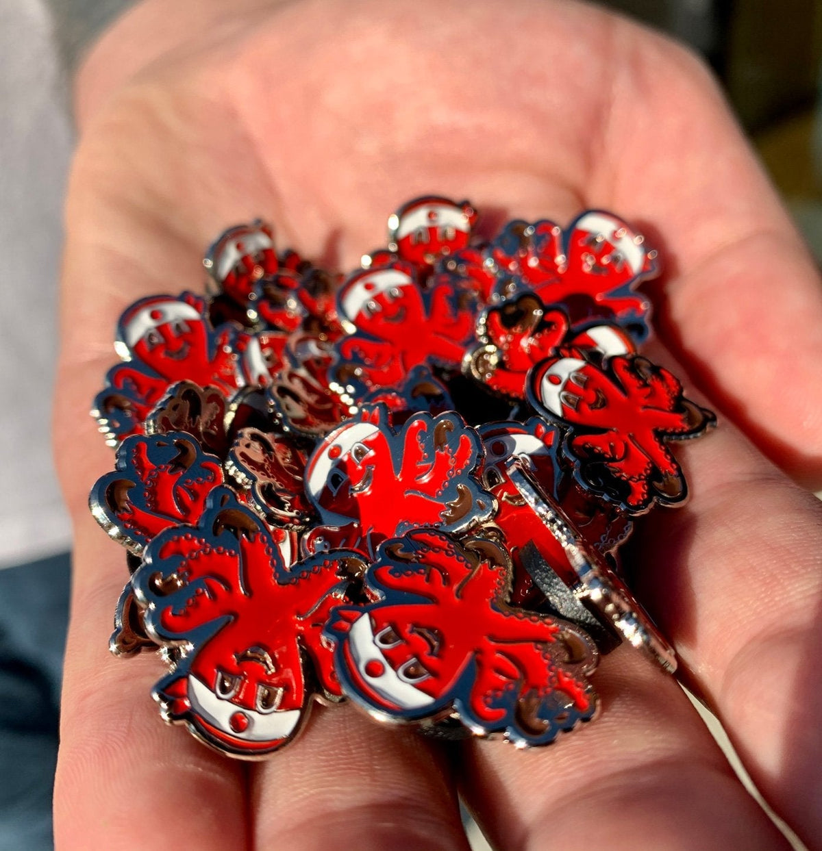 Red Octo Pin U1